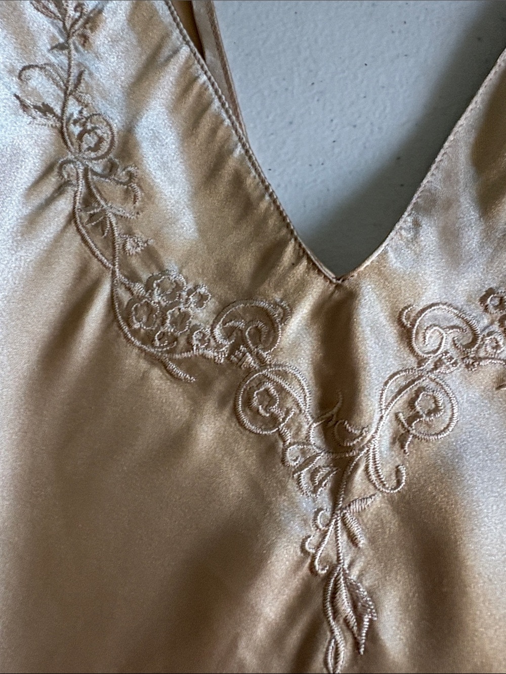 Amanda Stewart Intimates Women's Champagne Satin Night Dress Size L - Picture 5 of 7